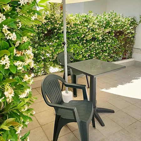 Ingresso E Cortile Privato Apartament