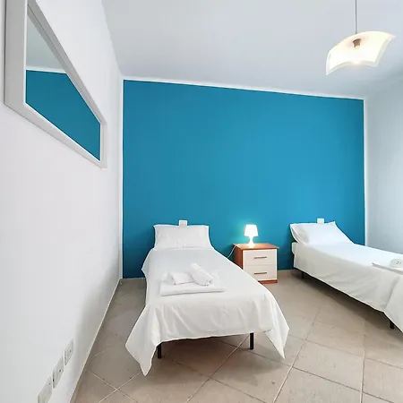 Ingresso E Cortile Privato