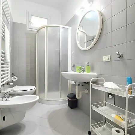 Ingresso E Cortile Privato * Rimini