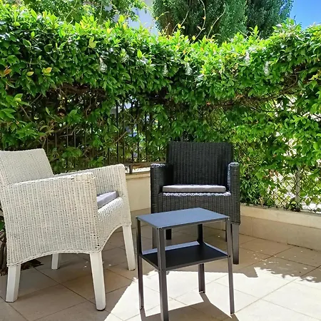 Apartment Ingresso E Cortile Privato *