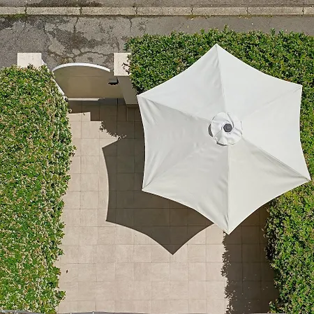 Ingresso E Cortile Privato Rimini